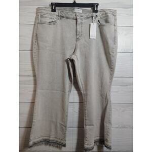 NWT Lane Bryant  Essential Stretch Girlfriend Crop Pants sz 20